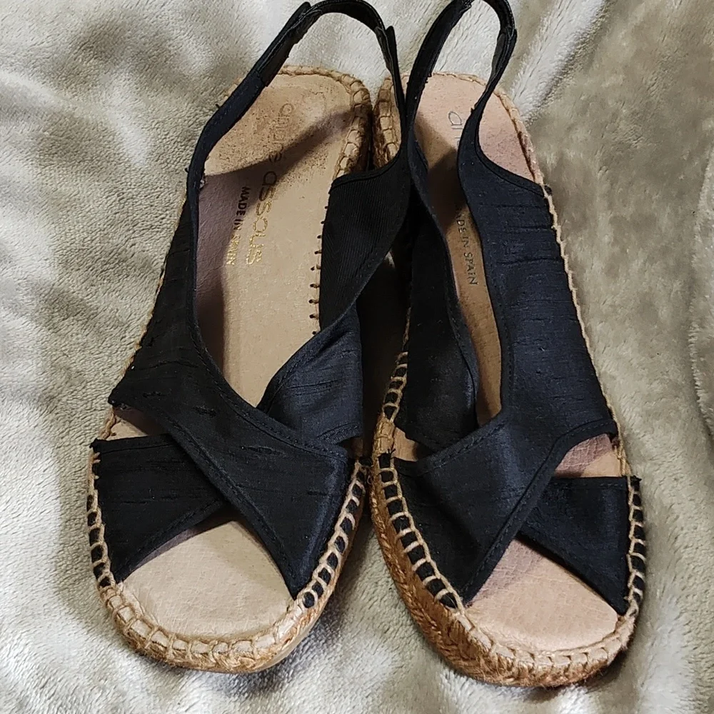 Andre Assous wedges/espadrilles sandales black size 8